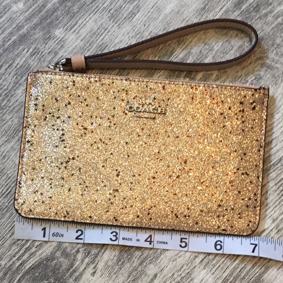 NWOT gold coach sparkle wristlet star glitter - Picture 5 of 5